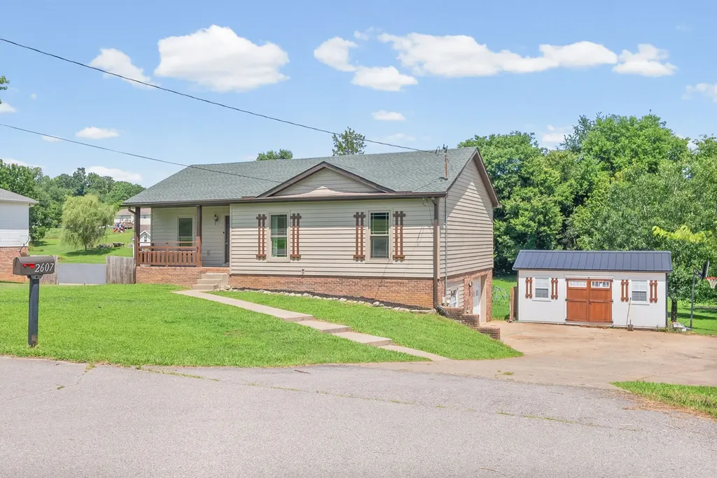 2607 Cummings Circle Clarksville TN 37042