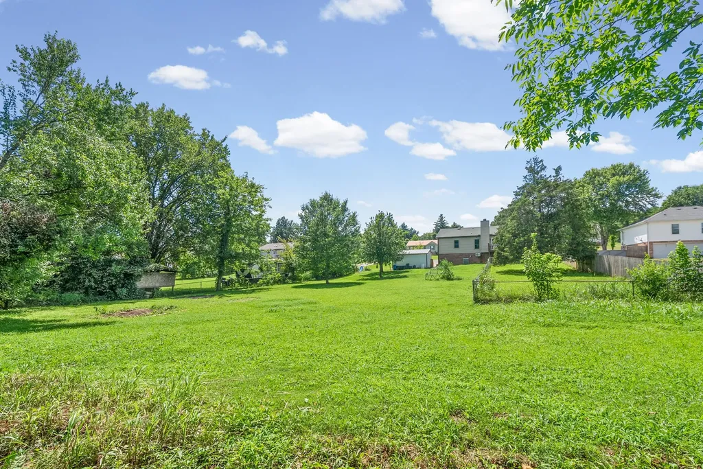 2607 Cummings Circle Clarksville TN 37042