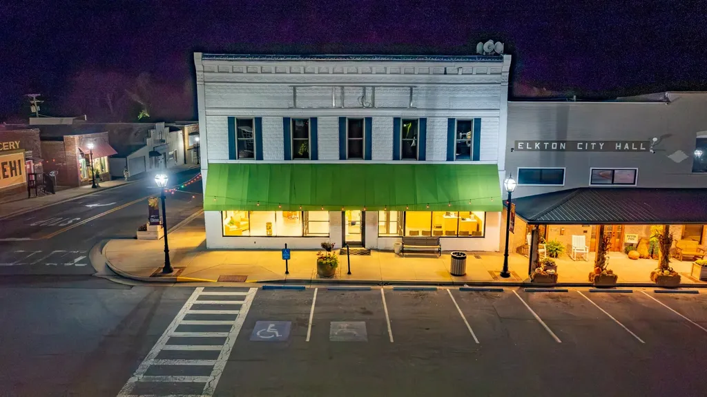 70 Public Square Elkton KY 42220