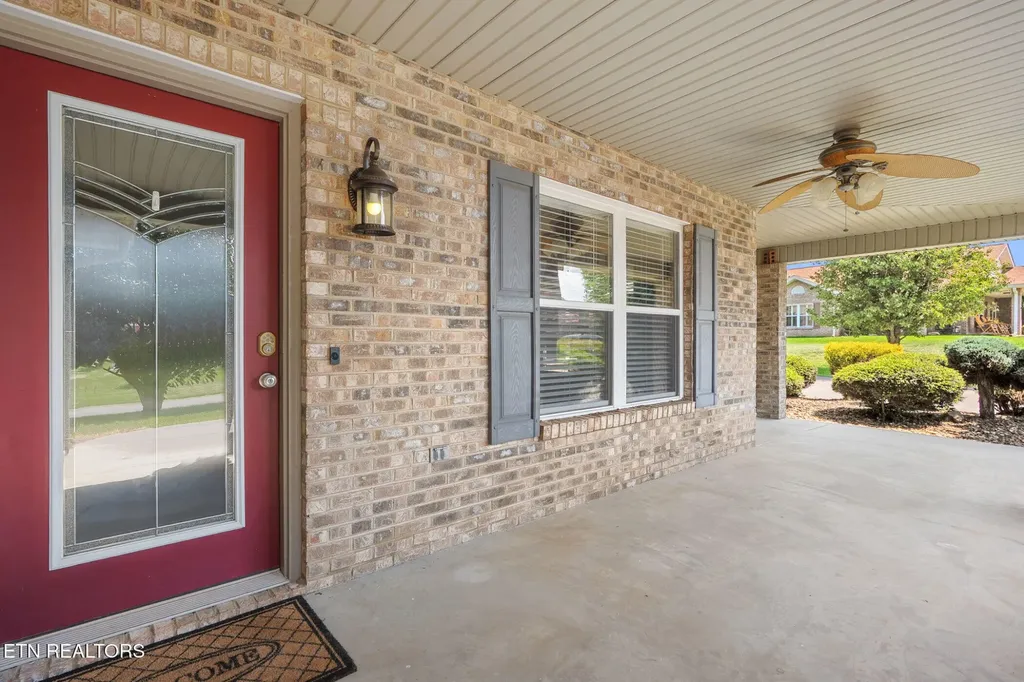 1018 Southwind Circle Dandridge TN 37725