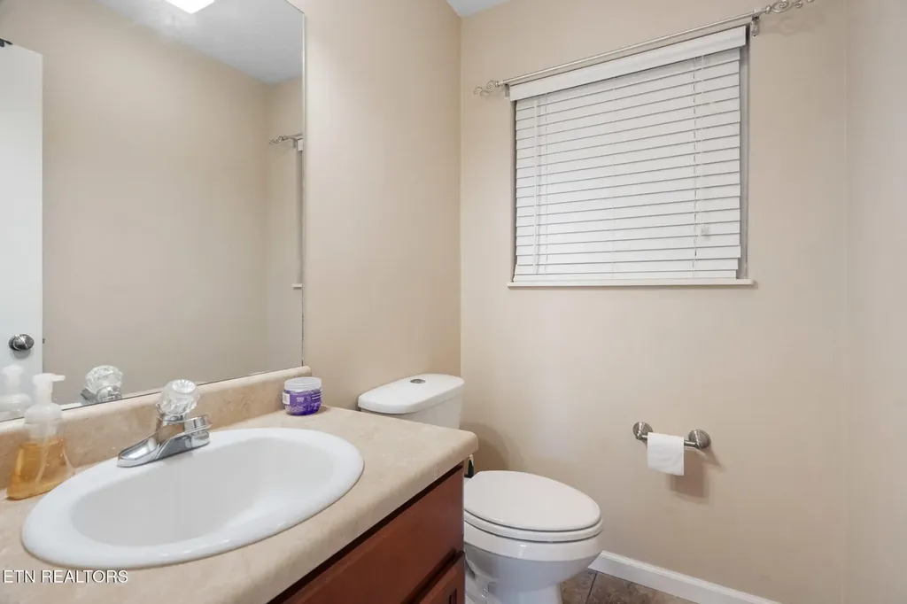 1018 Southwind Circle Dandridge TN 37725