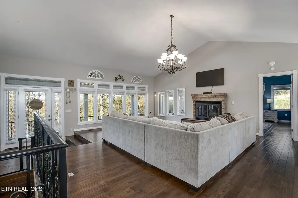 417 River Road Loudon TN 37774