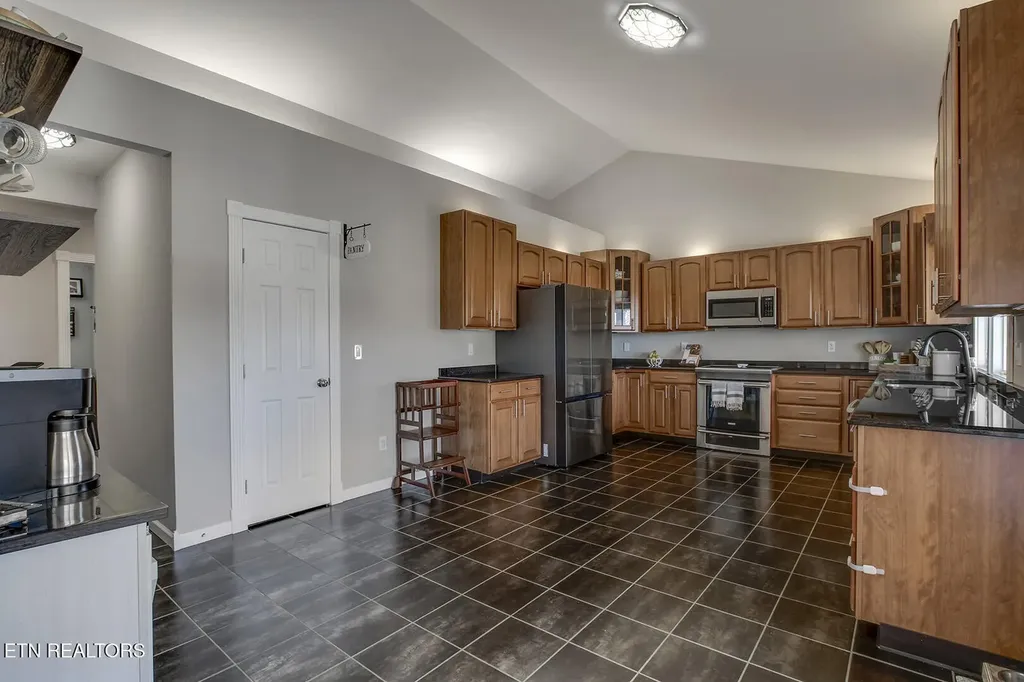 417 River Road Loudon TN 37774