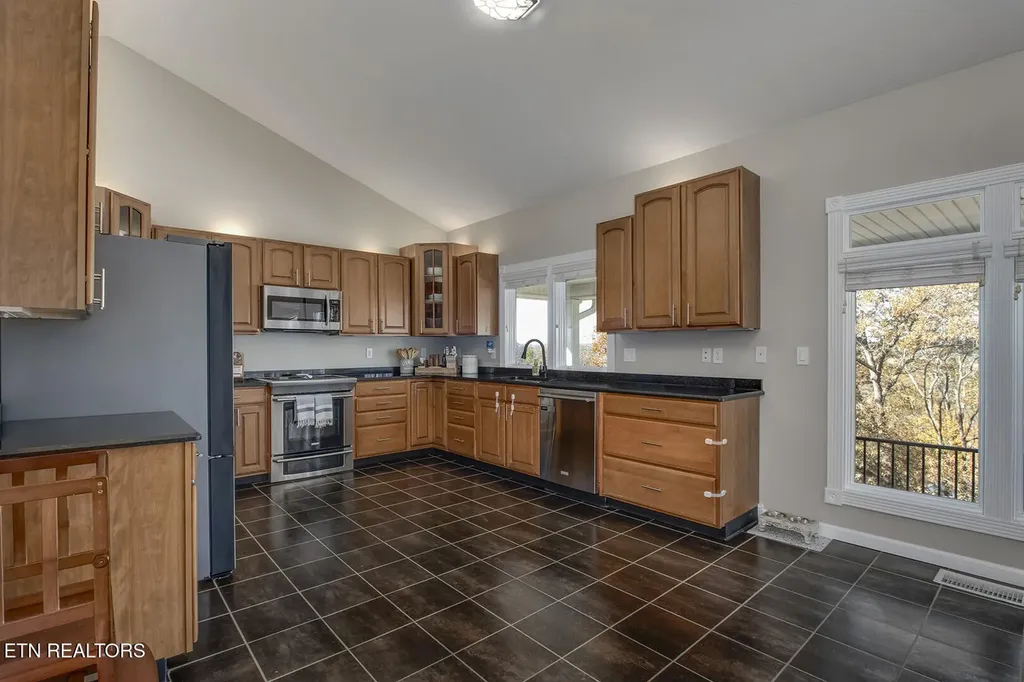 417 River Road Loudon TN 37774