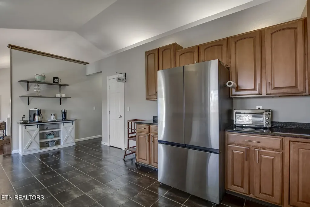 417 River Road Loudon TN 37774