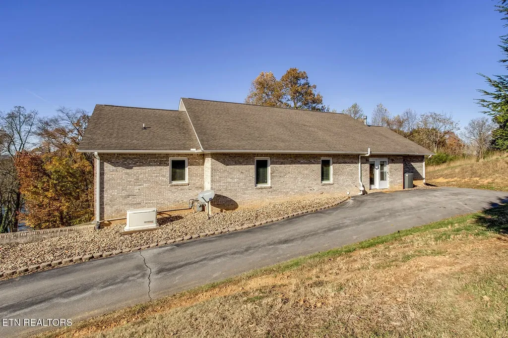 417 River Road Loudon TN 37774