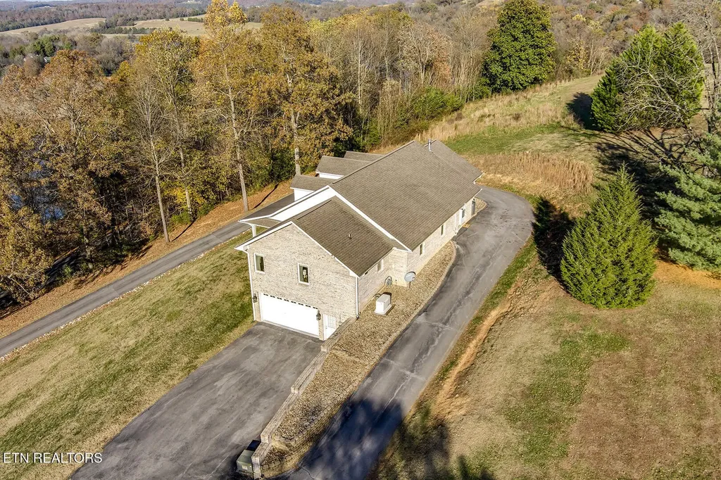 417 River Road Loudon TN 37774