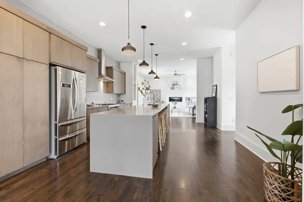 800 13th Ave, S Nashville TN 37203