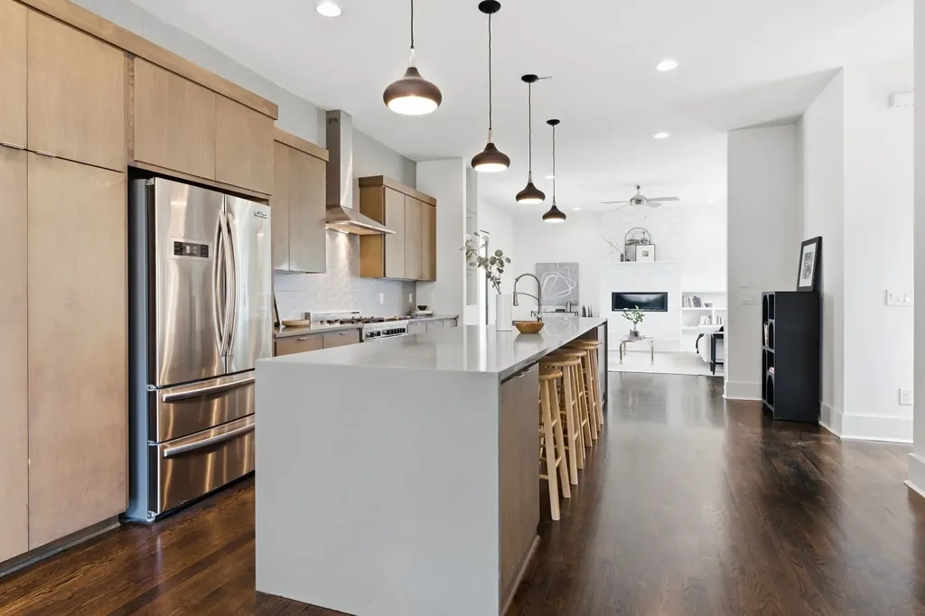 800 13th Ave, S Nashville TN 37203