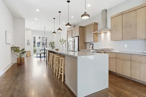 800 13th Ave, S Nashville TN 37203