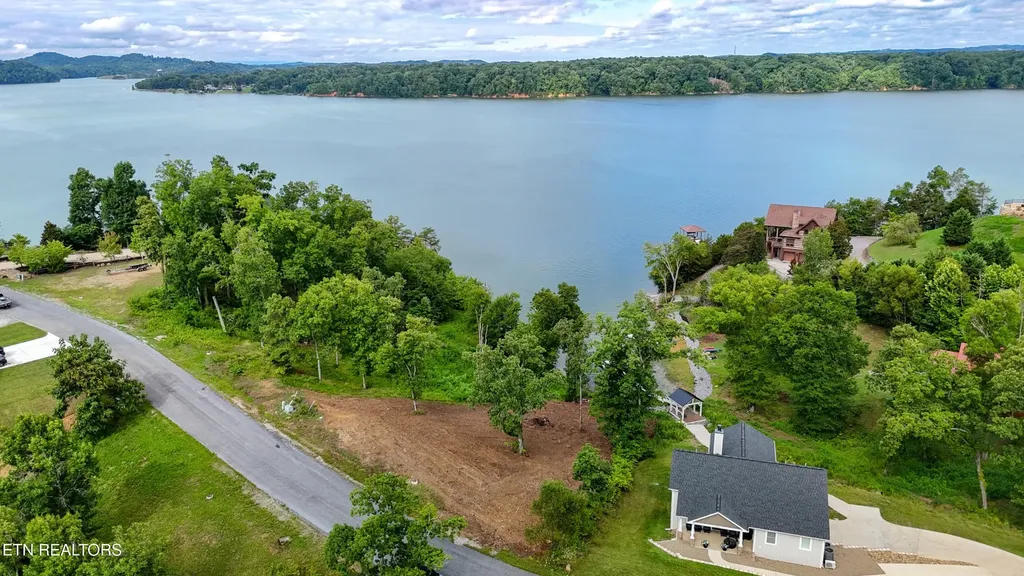 57 Stone Harbor Drive Dandridge TN 37725