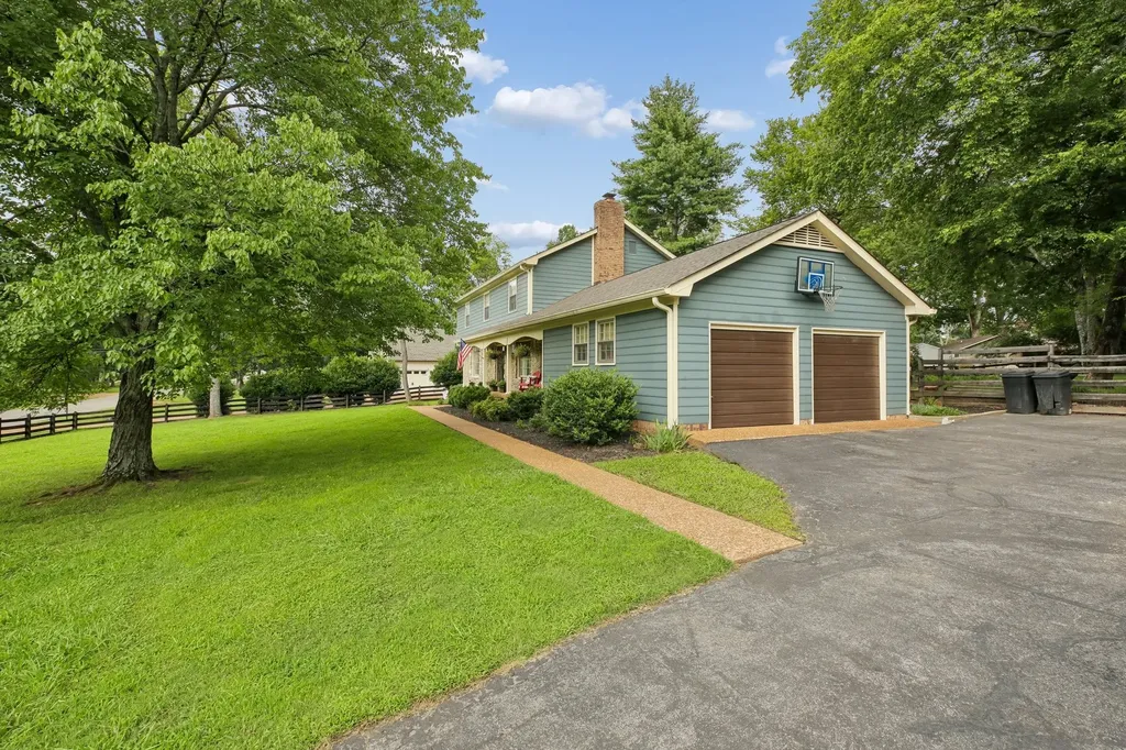 178 Meadowlake Drive Hendersonville TN 37075