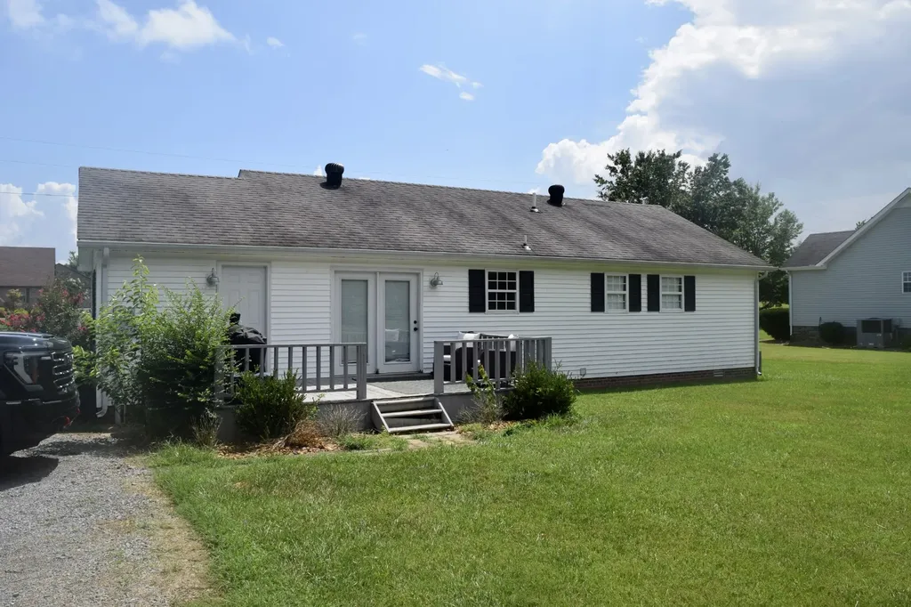 220 Joyce Circle Lafayette TN 37083