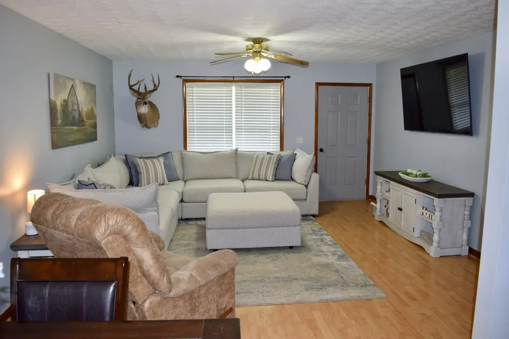 220 Joyce Circle Lafayette TN 37083