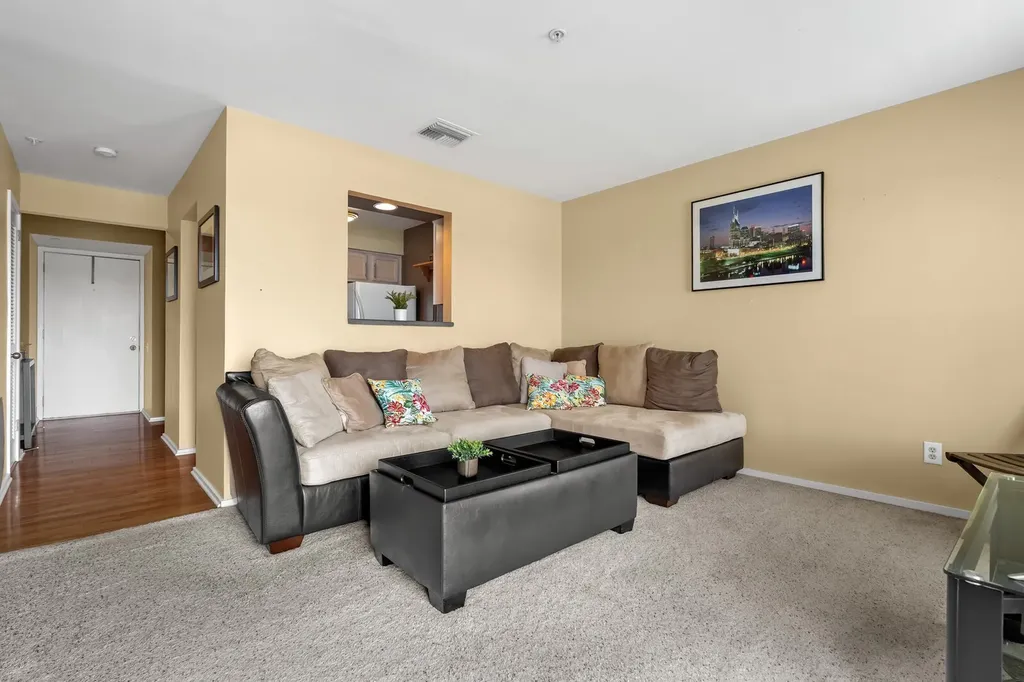858 1st Ave, N Nashville TN 37201