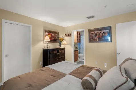 858 1st Ave, N Nashville TN 37201