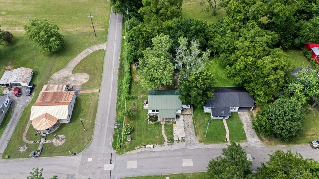 1211 Swanson Boulevard Fayetteville TN 37334
