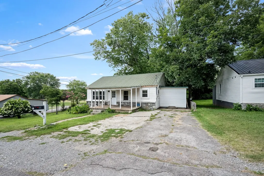 1211 Swanson Boulevard Fayetteville TN 37334