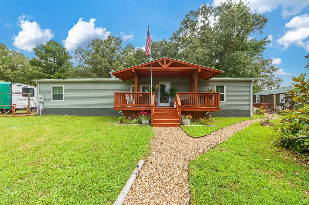 530 Douglas Lane Camden TN 38320