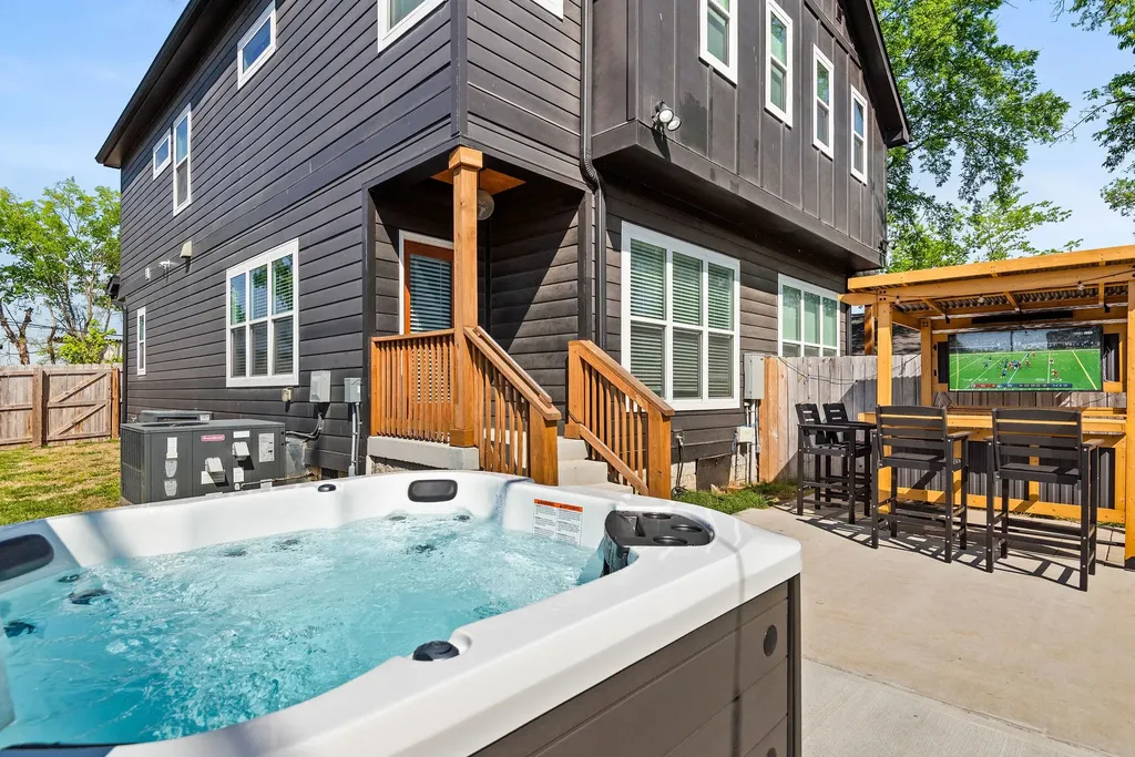 600 41st Ave, N Nashville TN 37209