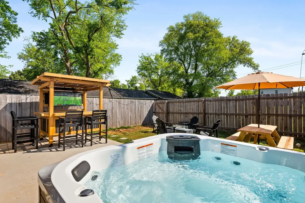 600 41st Ave, N Nashville TN 37209