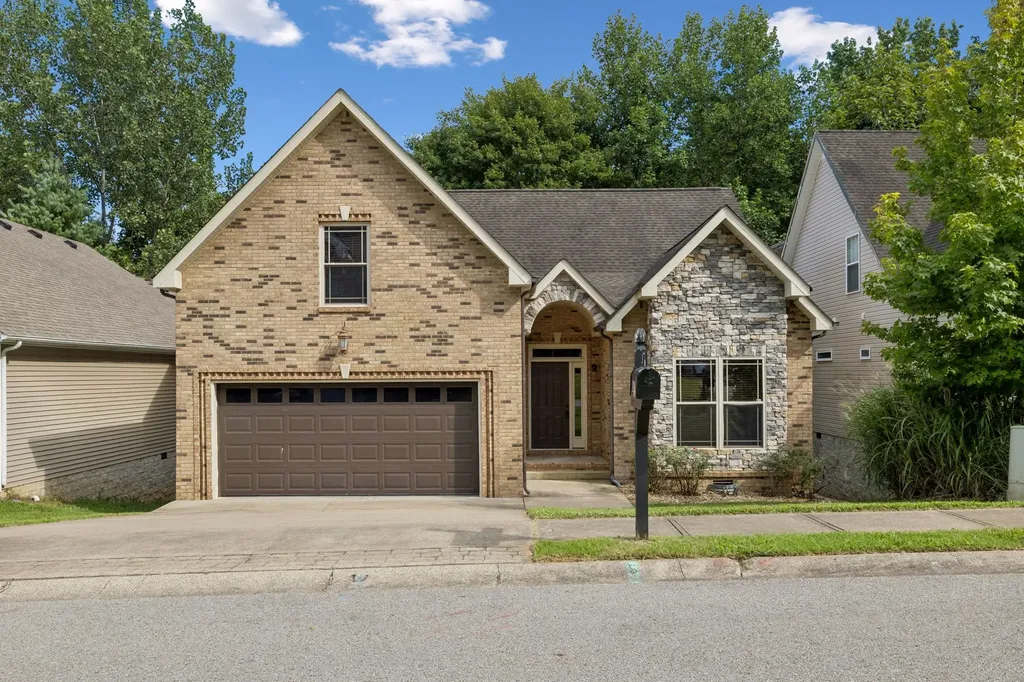 634 Hidden Valley Drive Clarksville TN 37040
