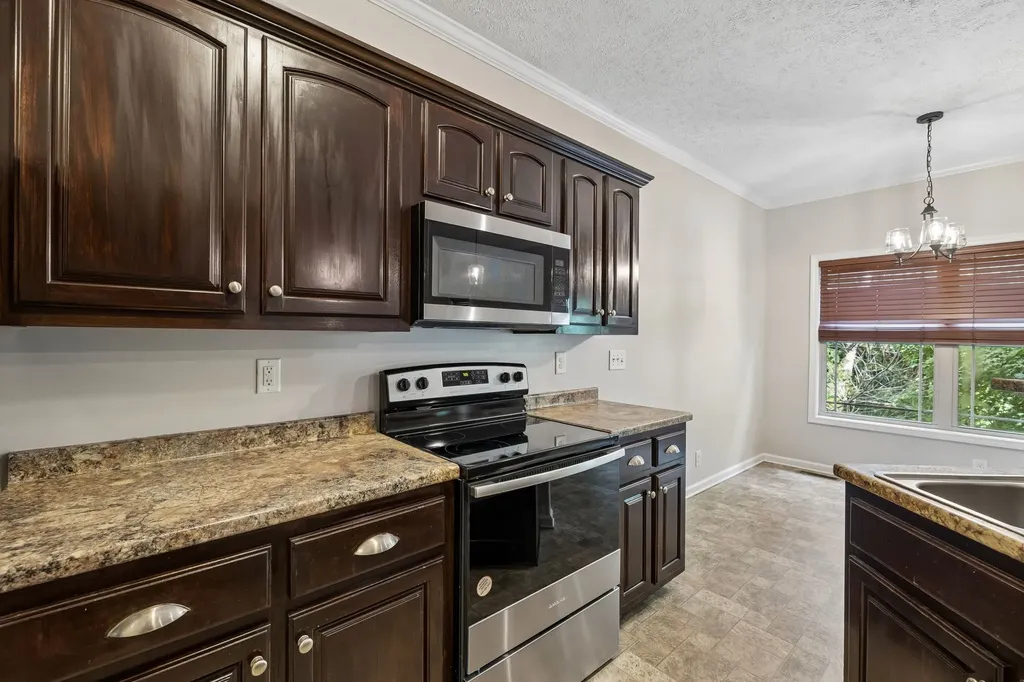 634 Hidden Valley Drive Clarksville TN 37040