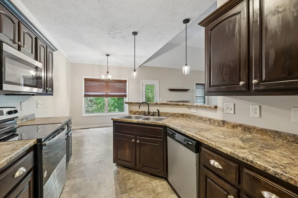 634 Hidden Valley Drive Clarksville TN 37040
