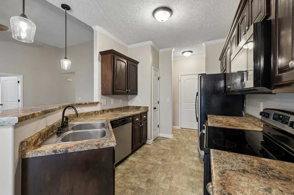 634 Hidden Valley Drive Clarksville TN 37040