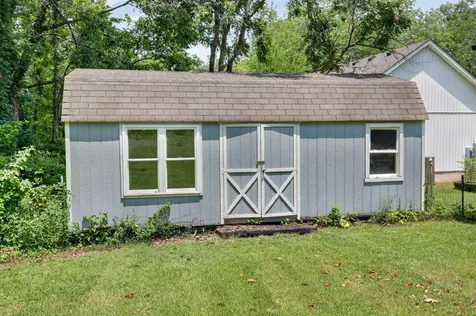 1106 Rainbow Circle Westmoreland TN 37186