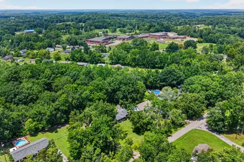 1106 Rainbow Circle Westmoreland TN 37186