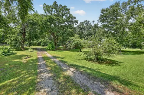 1106 Rainbow Circle Westmoreland TN 37186