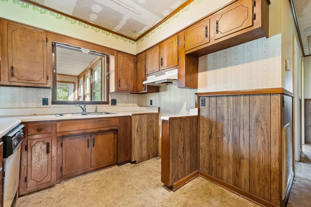 2363 Old Rock Island Road Rock Island TN 38581