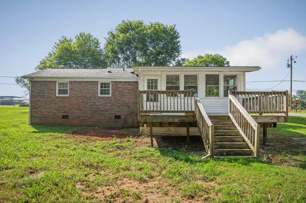 2363 Old Rock Island Road Rock Island TN 38581