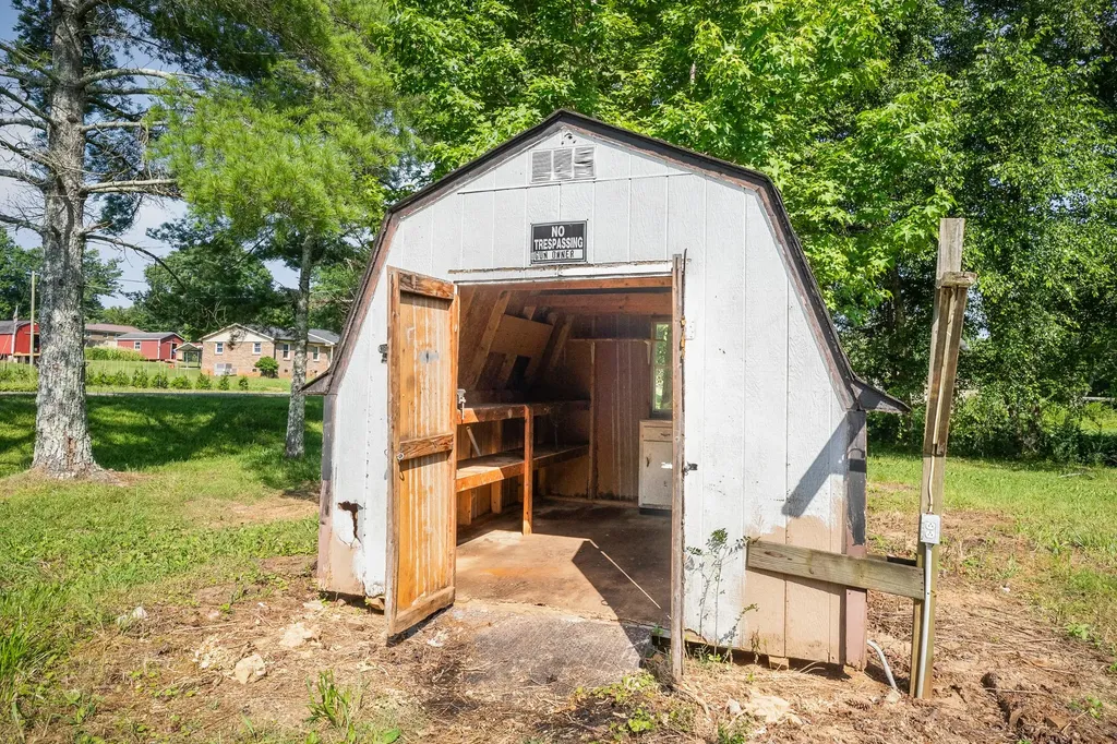 2363 Old Rock Island Road Rock Island TN 38581