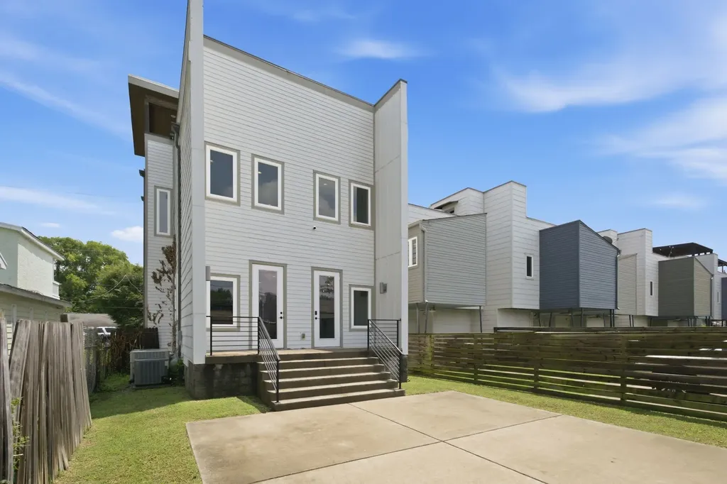 1061 2nd Ave, S Nashville TN 37210