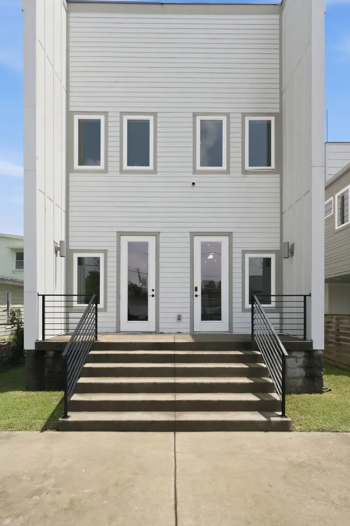 1061 2nd Ave, S Nashville TN 37210