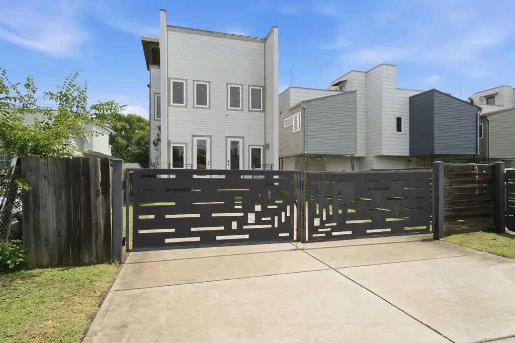 1061 2nd Ave, S Nashville TN 37210
