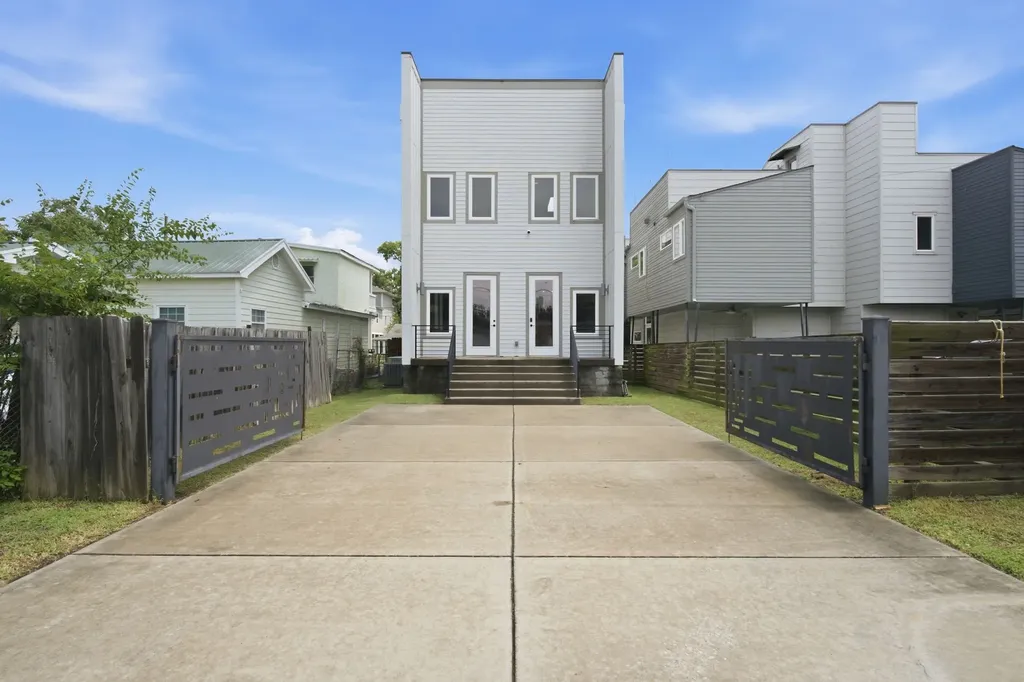 1061 2nd Ave, S Nashville TN 37210