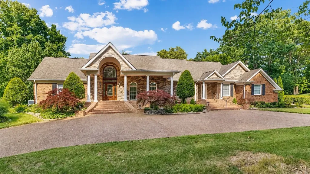 363 Fairway Drive Clarksville TN 37043