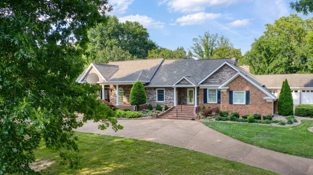 363 Fairway Drive Clarksville TN 37043