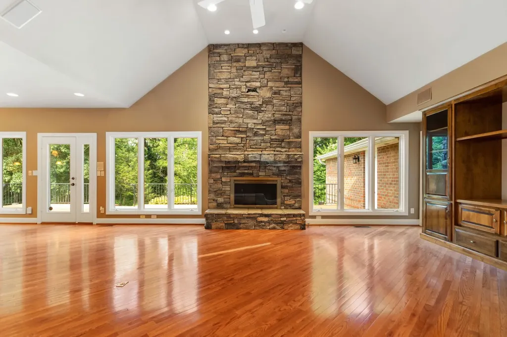 363 Fairway Drive Clarksville TN 37043