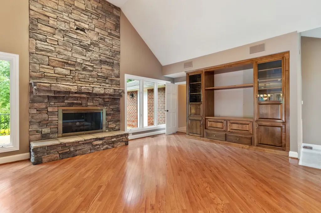 363 Fairway Drive Clarksville TN 37043
