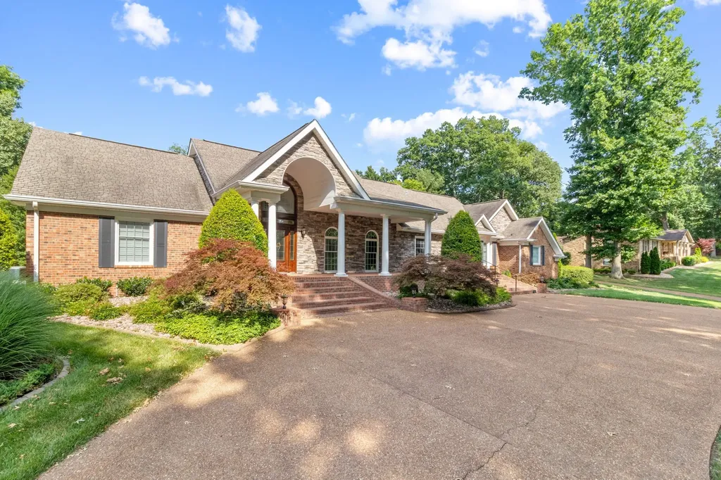 363 Fairway Drive Clarksville TN 37043