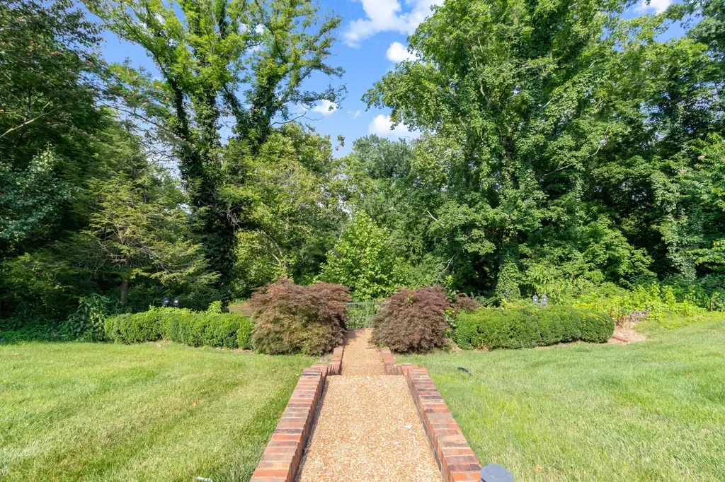 363 Fairway Drive Clarksville TN 37043