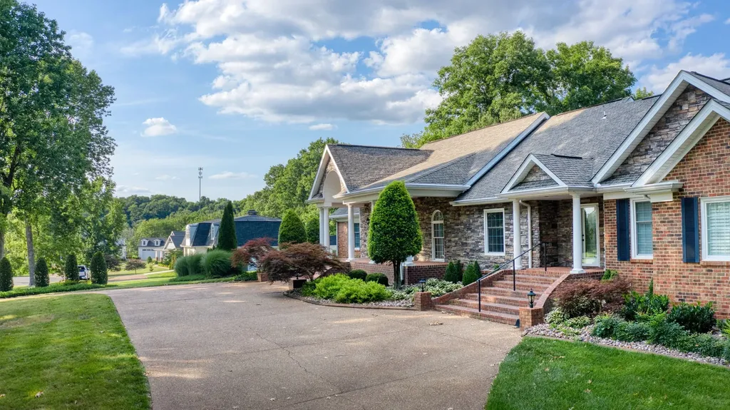 363 Fairway Drive Clarksville TN 37043