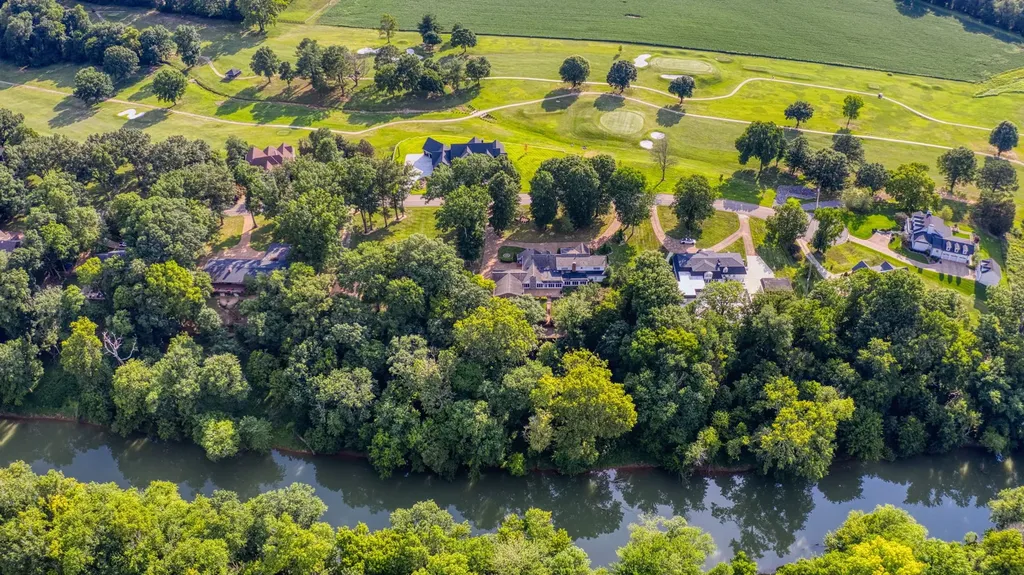 363 Fairway Drive Clarksville TN 37043