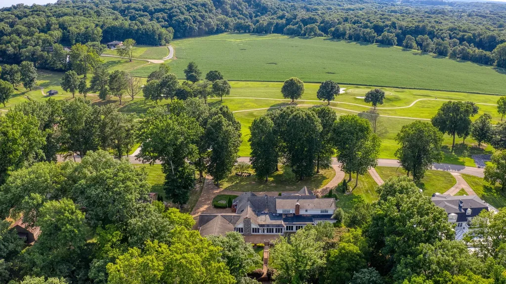 363 Fairway Drive Clarksville TN 37043