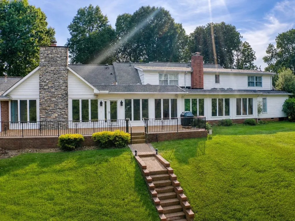 363 Fairway Drive Clarksville TN 37043