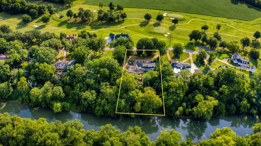363 Fairway Drive Clarksville TN 37043